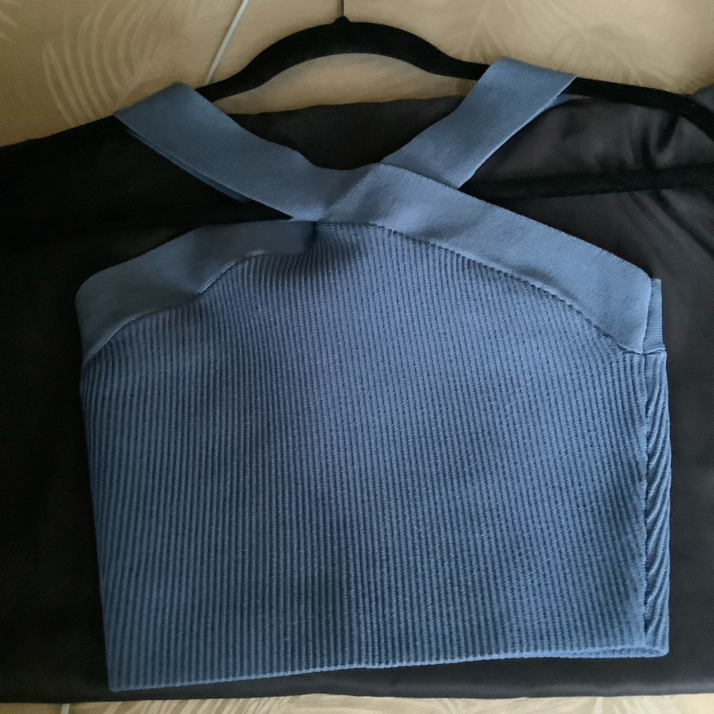 Babaton Ladies Sculpt Knit Criss Cross Crop top - Picture 1 of 5